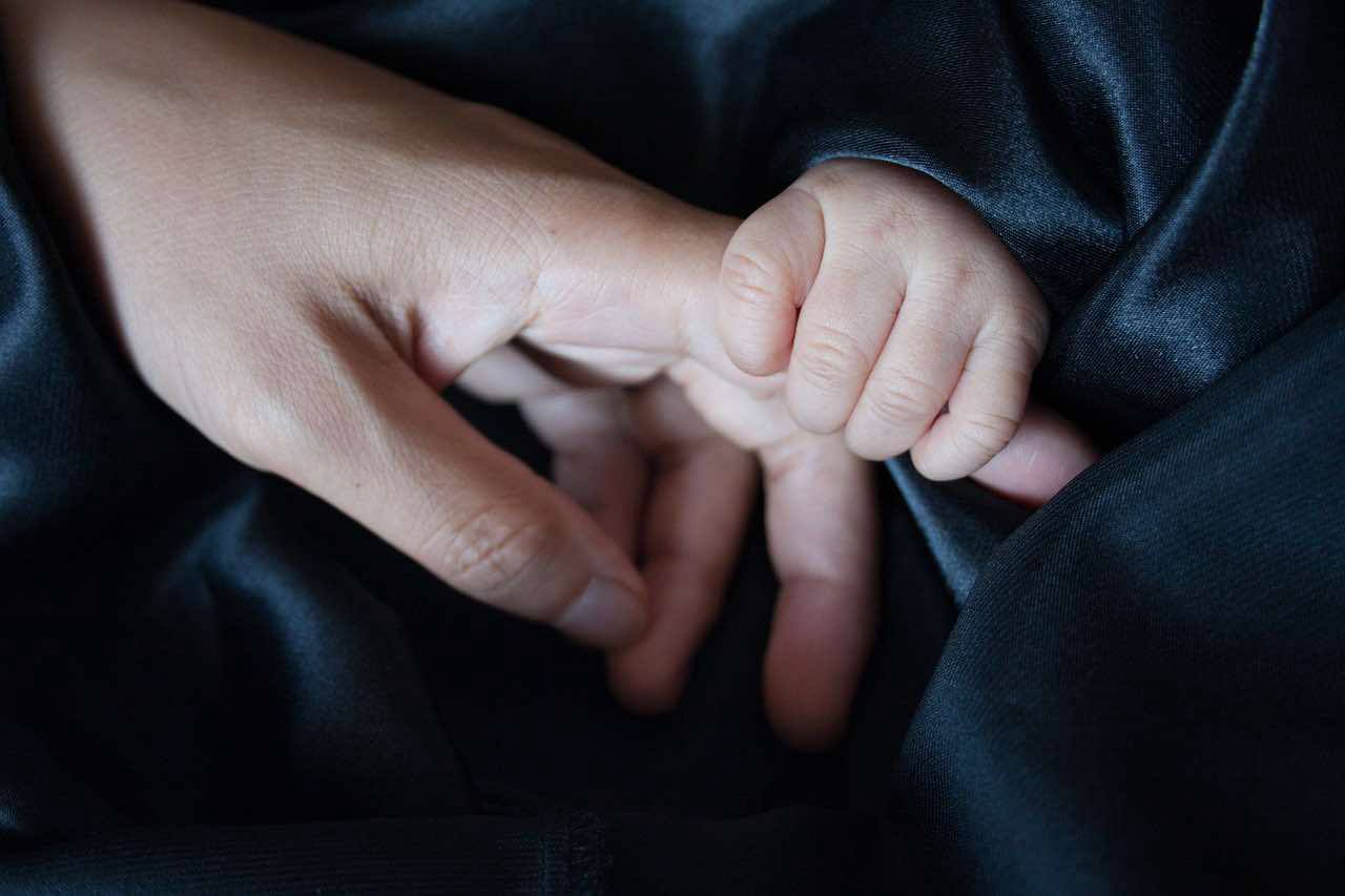 Η Αξία της Ασφαλούς Συναισθηματικής Σύνδεσης: Το Θεμέλιο της Ψυχικής Ανθεκτικότητας